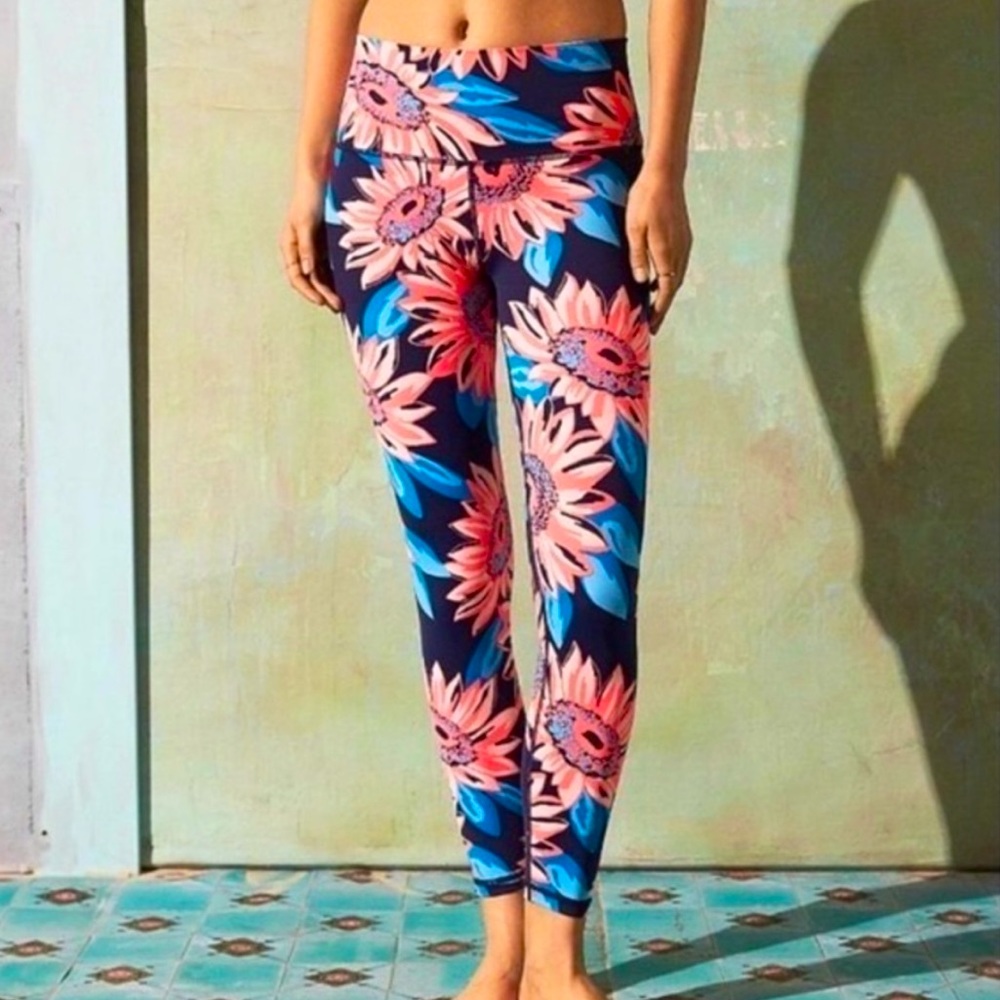 🔴 4/$15 Aerie AEO Women’s XS multi floral bright pink sunflower leggings in EUC